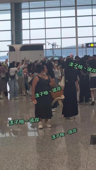当初在曼谷场外留下的小小遗憾,终于在今天画上了圆满句号。满心期待的吾岸·彼岸演唱会香港站,即将在此迎来完美收官,往后岁月,我会一直陪在你们身后。#云熠cp