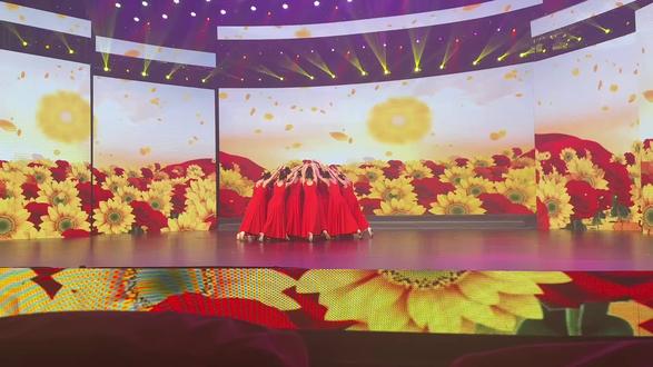 陪女儿去宁夏电视台少儿节目春晚录制,孩子们太棒了一遍通过,跳的太完美了👍👍🌺🌺🌺