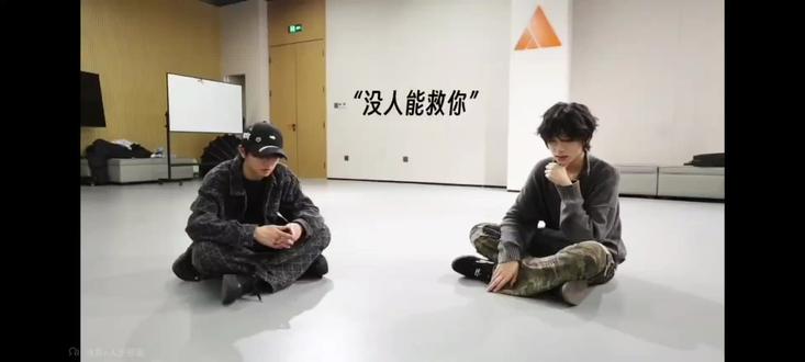 希望师兄注意身体。 #lm#情人节#杰丞 #新音纪录片