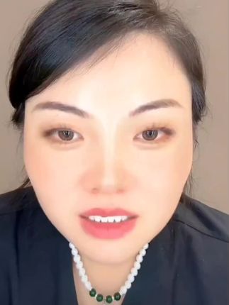 穿搭的点睛之笔 很精致 有品味 身边好多朋友都喜欢 喜欢穿搭的姐妹必入哦#穿搭 #服饰搭配 #项链 # #气质范@卡妈(混血王子卢卡斯) @抖音推流 @抖音创作小助手 @DOU+上热门 @我要上热门