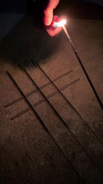 仙女棒里面藏着的爱心💗,用心能找到很多糖#技术流自带bgm #仙女棒 #烟花 #爱心