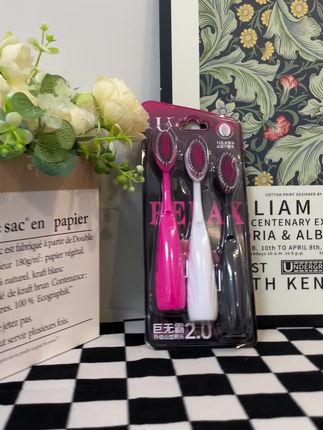 巨无霸牙刷 2.0 来啦!新款山型凸面大头,软毛护龈,手柄防滑便携!# 巨无霸牙刷 #软毛牙刷 #护龈牙刷 #便携牙刷