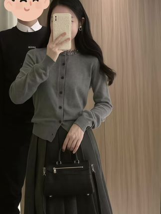 #早秋贵气感穿搭 #轻松拿捏酷飒感的拽姐穿搭 #秋季不露腿穿搭 #早秋穿搭三分钟出门不是梦 #秋天变时髦就从韩系穿搭开始