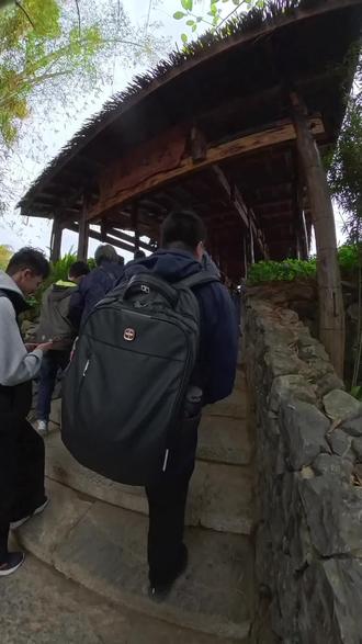 峒那屿湾,不谈排队我觉得性价比可以啊。山青水秀的,给人眼前一亮#vlog十亿流量扶持计划 #旅游 #崇左@DOU+小助手