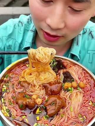 川味美食麻辣鲜香脆#绵阳米粉 有袋装橱窗下单可以邮寄#美食 #这一碗太过瘾了 #妈呀太香了