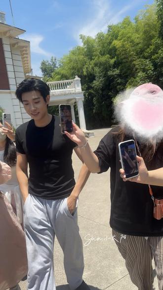 2026.06.11接马小宇上班,在看柯淳男生女生向前冲要去替好兄弟报仇,也要去替自己一雪前耻!期待马小宇的表现!让马小宇看我的伞,被正主认定的帅!#马小宇#东院#路透 #超man #应援伞
