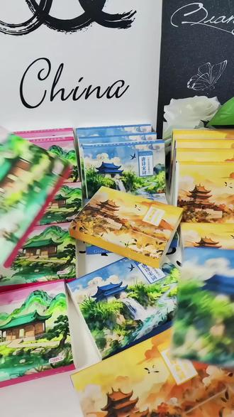 山水画的包装一张纸巾就是一首诗,满满的书香气息,用一张纸的功夫又背会了一首诗,家有小学生的宝妈们也看一下😄#唐诗宋词 #开学必备 #好物推荐🔥 #准备点开学用的东西 #纸巾