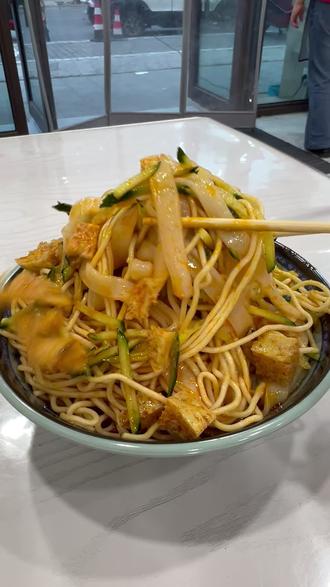 夏天来了,这款连云港糖醋口的凉皮凉面,真的很适合在夏天来上两口。#凉皮凉面#连云港美食