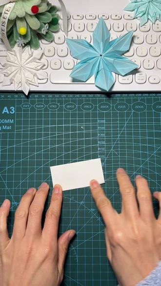 冬至快乐!雪花折纸教程,期待下雪吗?#手工diy #手工折纸教程 #冬至快乐 #雪花