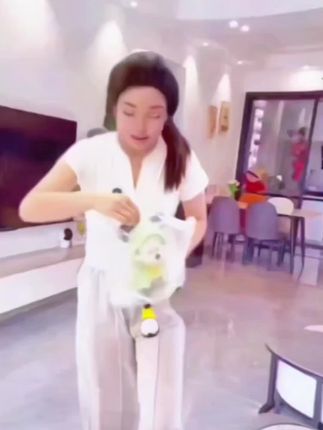 米奇米妮坐姿摆件呆萌可爱,即是玩具还可以当摆件,放在哪里者好看,自用或送人都有面#米奇摆件 #坐姿米奇摆件 #摆件#装饰品 #也太可爱了吧 @巨量千川