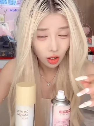 懒得天天洗头的姐妹,直接闭眼入,一喷一梳,油扁塌直接平地起高楼!#干发喷雾 #细软塌 #油头 #懒人福音