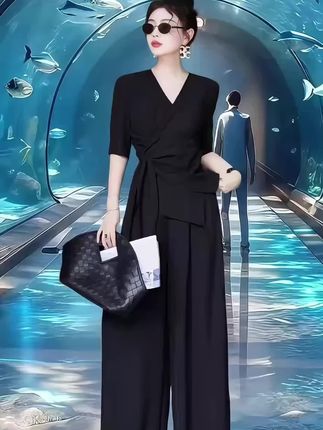 #高级感穿搭 #时尚气质穿搭 #穿搭搭配 #穿出自信穿出美丽 @DOU+小助手
