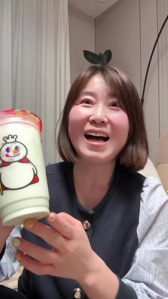 蜜雪冰城新品蜜瓜摇摇冰,里面还加了糯叽叽的芋圆,超好喝#蜜雪冰城 #蜜雪冰城新品 #蜜雪冰城新品推荐#蜜瓜摇摇冰 #小甜水