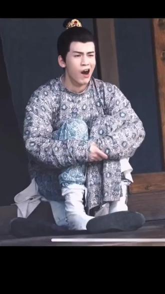 我要验牌,牌没问题,给我擦皮鞋#张凌赫@张凌赫