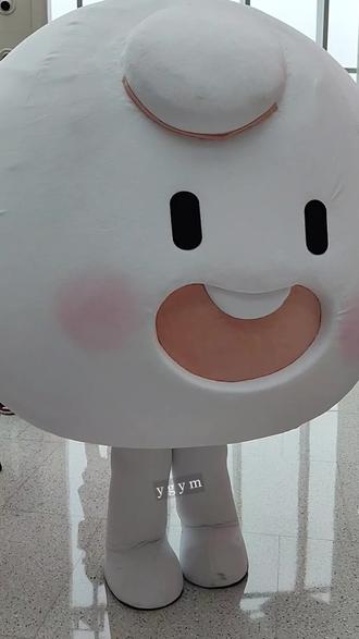 来看看我们可可爱爱的ballball吧 #陈浚铭 #陈浚铭生日快乐 #陈浚铭重庆快闪店 #线下追星 #ballball