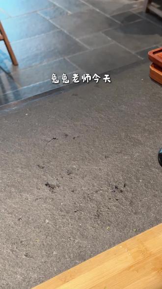 榴莲山竹雪花冰 | 热带风物奢侈的一次合谋 峰顶之上,放入一整块金枕榴莲果肉,旁边簇拥着新鲜山竹的莹白蒜瓣。芝士奶盖如初雪覆顶,咸香温柔;马蹄爆爆珠散落其间,晶莹剔透。#绵绵冰打卡 #榴莲山竹冰 #绵绵冰 #绵绵冰培训 #刨冰培训