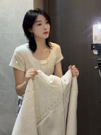 早秋美式杜宾犬高街连帽开衫卫衣男秋季设计感铆钉外套情侣上衣服#情侣外套#外套#秋季外套#卫衣外套#情侣卫衣外套