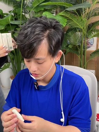 9.99到手四根润唇膏,还是家户喻晓的凡士林! #润唇膏推荐 #凡士林润唇膏 #好物推荐