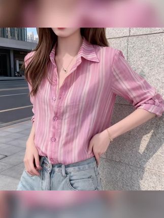 #衬衫穿搭 #一分钟看懂巴黎时装周 设计感时尚减龄粉色竖条纹衬衫女2025秋季新款洋气氛围感显瘦衬衣#洋气小衫 #条纹衬衫 #粉色衬衫 @DOU+上热门