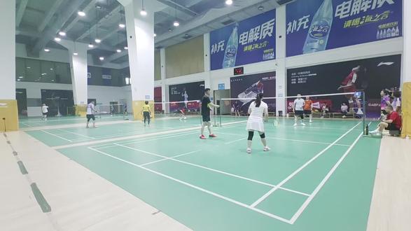 打打比赛也不错嘛#享受羽毛球带来的快乐 #羽毛球是最好的运动 #拿起球拍挥洒汗水