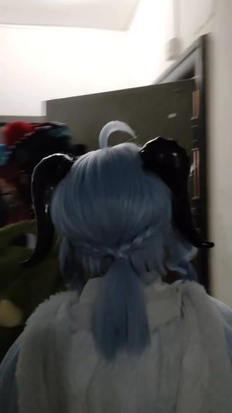 《由于太精彩眼睛一时不知道往哪看》
2026年元旦快乐~开心跨年~
绘梨衣•元旦魅魔限定:cn岁岁平安←策划者(迟到了!!!)
苦力:cn李亦遥←策划代理
参与乐子人名单
赛飞儿:墨黑土cn墨点点(我)
魔术师:cnPCBs
调酒师:cn不归九
乐子人:cn税秋
甘雨:cn程安
玉玲珑:cn雾夕
菠萝人:cn锦鲤
#赛飞儿 #甘雨 #绘梨衣 #真实生活分享计划 #跨年