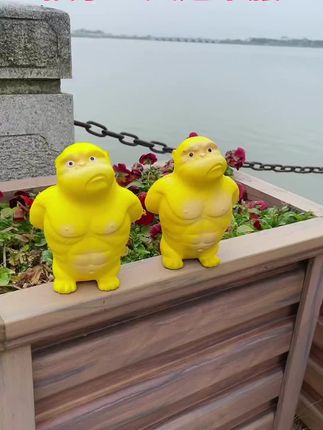 本来送给儿子的解压黄总,被他姑姑拿去偷偷玩了一下午,按了5个小时了还是满脸666666个不服哈哈#黄总大猩猩