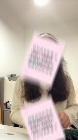 还看到有人说要躲在桌子下吃 在西班牙是没有这种说法的
#西班牙 #葡萄 #跨年 #跨年仪式