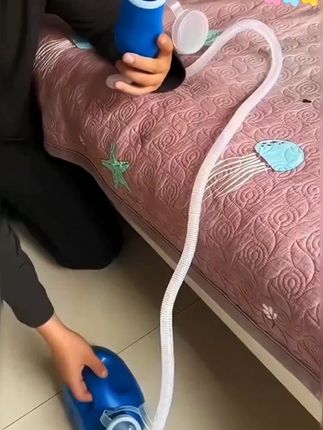 老人躺着就可以轻松排尿的带管尿壶, 加盖设计##好物推荐#带管尿壶