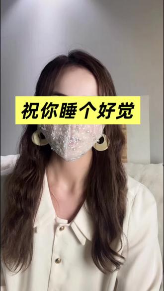 #热点 #Situationship #成年人的感情 #暧昧不清 #别玩感情游戏 Situationship最大的谎言,就是让你以为:“我不付出,就不会输。”
可实际上,你已经在输了——
输掉了真诚的机会,输掉了坦荡的勇气。