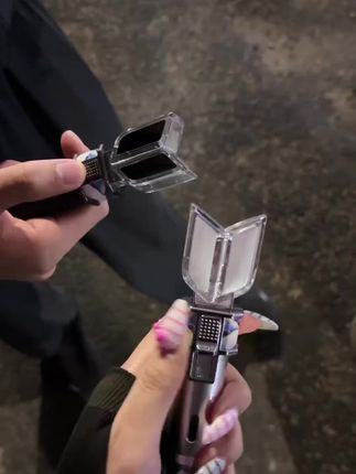 哪个男生会拒绝一个炫酷的变身打火机啊~#迪迦奥特曼 #神光棒 #打火机 #玩个很新的东西 #送男友的礼物