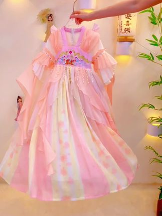 以后我做外婆了,孩子让我带我就带,不让我带我就多给钱,自己的女儿自己宠  #儿童古装服装 #高品质童装 #裙摆连衣裙