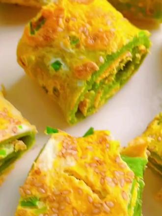 #营养早餐 #美食教程 早餐菠菜鸡蛋卷,营养又美味,做法简单,一看就会。