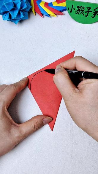 只要会画圆,小猴子就能教你剪喜庆的“八方来财”窗花!赶紧动手试试吧!#剪纸 #新年剪纸 #手工 #手工diy #创意手工