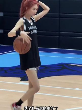 扎高马尾就要选择这种加宽加厚的高弹力发圈,提花设计扎起来牢固