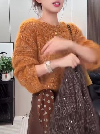 这件超级好看的毛衣终于被我找到了它有着独特的复古慵懒风上衣 #内搭外穿都好看 #针织衫毛衣 #慵懒风毛衣 #秋冬毛衣 #秋季毛衣搭配技巧