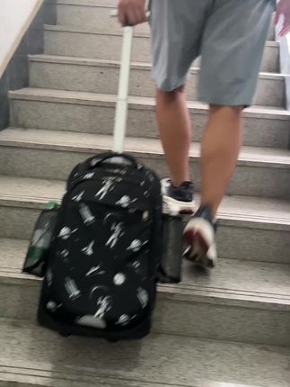 #原创视频 #好物分享 #爱了爱了 #拉杆书包 #爬楼神器