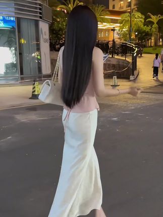 法式高级感圆领无袖上衣高腰显瘦半身裙#法式上衣 #高级感上衣 #套装 #显瘦半身裙 #休闲半身裙