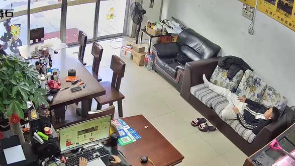 在睡觉的时候真的不能乱放歌#监控下的一幕 #租车#天瑜租车