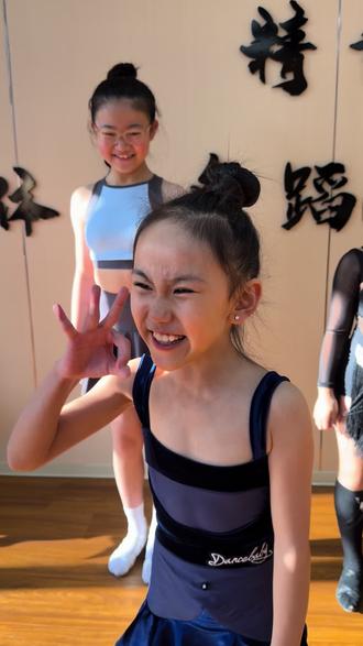 谁偷吃了我的三块水果蛋挞#拉丁女孩 #搞笑女 #精舞门体育舞蹈