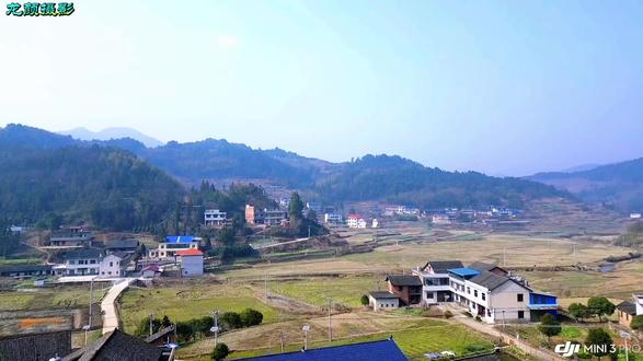 大疆mini3pro带模块飞行,它不但轻巧便捷,画质嘎嘎好,这就是许多人花大几千买它的原因。#大疆无人机 #mini3pro #大疆迷你3pro#无人机摄影#种草激励计划