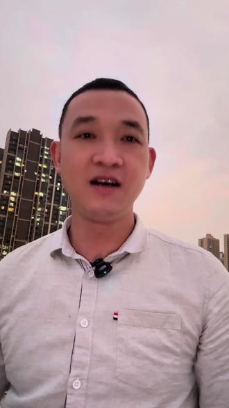 别划走,当下直播圈全是吆喝打赏,唯独李亚鹏反着来,还直接霸榜带货榜首!#李亚鹏 #带货届的天花板 #智慧人生 #自媒体创业 #强烈推荐