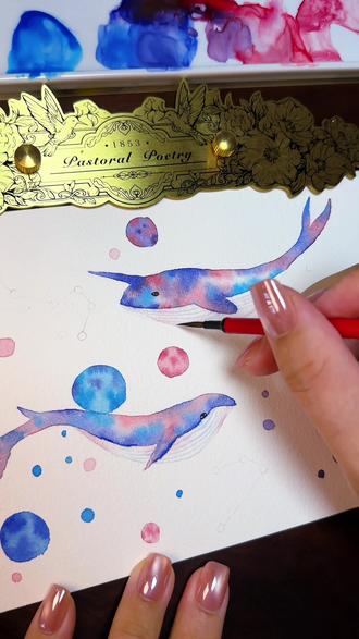 今天的画只用了三个颜色,但是又有变化,又简单,所以我觉得还是挺特别的,希望你们能够喜欢😘
手残党也能试试!
#水彩 #三色挑战 #星空鲸 #手残党画画 #水彩教程