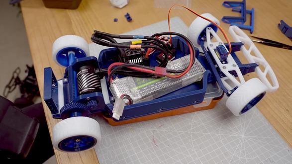 一款比较适合新手组装的3d打印RC车
#3D打印 #RC车#遥控车 #自制 #原创视频 最近我用3d 打印制作了一个遥控车,这是一款新手相对容易上手的3d打印RC车,它没有复杂的差速器结构,不用购买齿轮,避震,轮胎,几乎所有组件全部都用3d打印制作。电设部分的配件也相对通用,后期可以拿去组装其他玩具,或者二手流通。同时由于大部分组件都是3d打印件,这也给后期改造提供了不错的便利。视频中有我用到的所有配件,同时我把打印的文件放在了下面,感兴趣的朋友可以拿去自己尝试下。最后面是我用到的购物链接,有兴趣也可以拿去参考。
打印文件:https://pan.baidu.com/s/18R1zOc25NLy1UNT9-DpvHA?pwd=4fyb