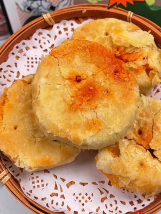 - 追剧/加班/下午茶必备!囤这箱零食准没错#吃货吃货吃货吃货 #美食 #零食推荐 #月饼 #抖音美食推荐官上热门