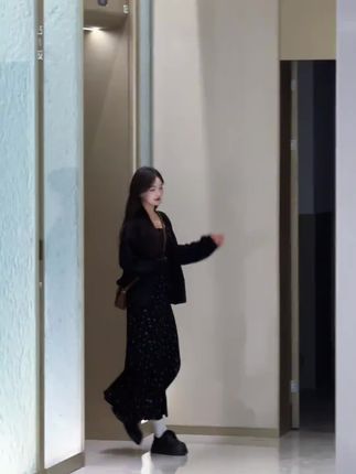 99881新款法式气质小性感修身显瘦荷叶边小碎花吊带裙连衣裙套装#套装 #女装 #穿搭 #性感 #显瘦穿搭