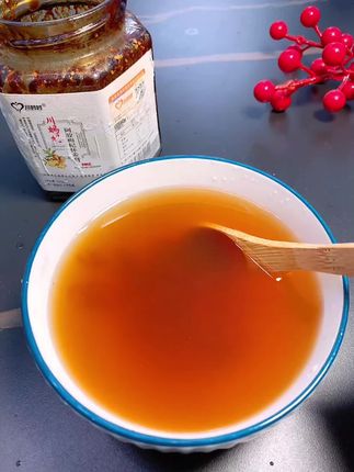 宝宝十个月了,奶少回奶了我就冲泡两勺,喝一碗下肚,奶水热热的全流出来了,宝宝吃都吃不赢,吃完还能存两百多,奶多又浓有营养,冰箱里装满了存奶#产后宝妈 #母乳不足 #追奶 #母乳再也不是奢望