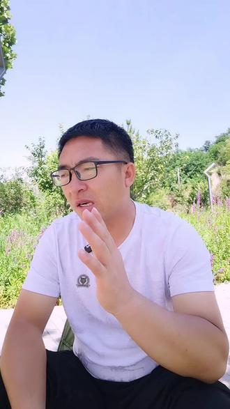 8升9最后超车机会!数学三大重难点提前吃透 8升9是初中最后一次超车窗口期!
初三上学期就要结完全部新课,寒假直接三轮总复习,根本没时间补漏洞。
数学不用整本课本泛学,重点攻克二次函数、圆、相似三角形三大中考压轴板块,每道大题12分,吃透直接拉开分差!
暑假深挖重难点、配套刷题,开学听课零压力,全年数学稳稳不掉队。
#8升9 #初三数学 #暑假预习 #初中数学 #中考提分