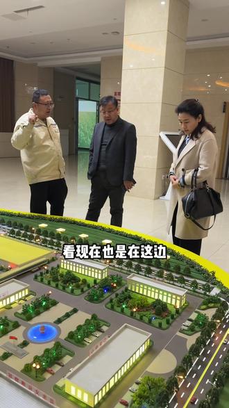 来到金胜集团那叫一个震撼,整整一栋楼都是企业文化,有发展历程、有种植流程、有传统工艺、有油品实验室、有产品展示区、有留样区、有合作区、有无数荣誉、最重要的是储存区78个大油罐,太厉害👍@关鑫健康平台(施林发)