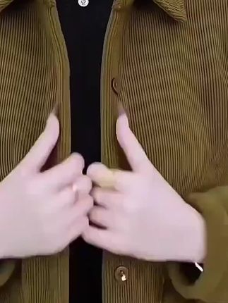 中年女灯芯绒加绒外套时尚上衣休闲新款洋气妈妈冬装长袖宽松开衫#上热搜 #洋气百搭 #宽松有范 #好看的衣服都在这里