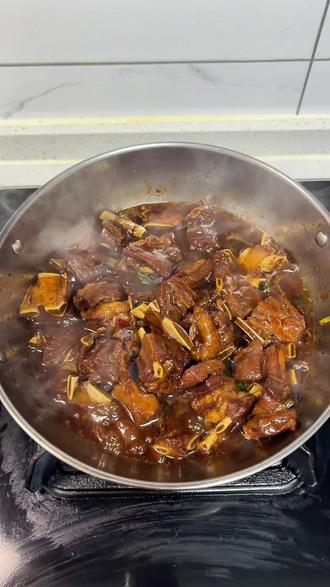 红烧羊排的教程来咯,羊排不止可以清炖哦,红烧会更入味,个人感觉更好吃一点🍚🥢 #美食 #家常菜 #锅子 #安徽